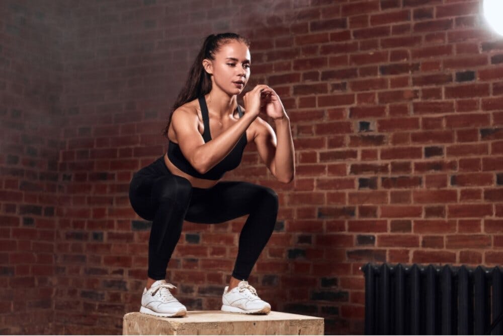 lịch tập siết cơ giảm mỡ hiêu quả với squat jump